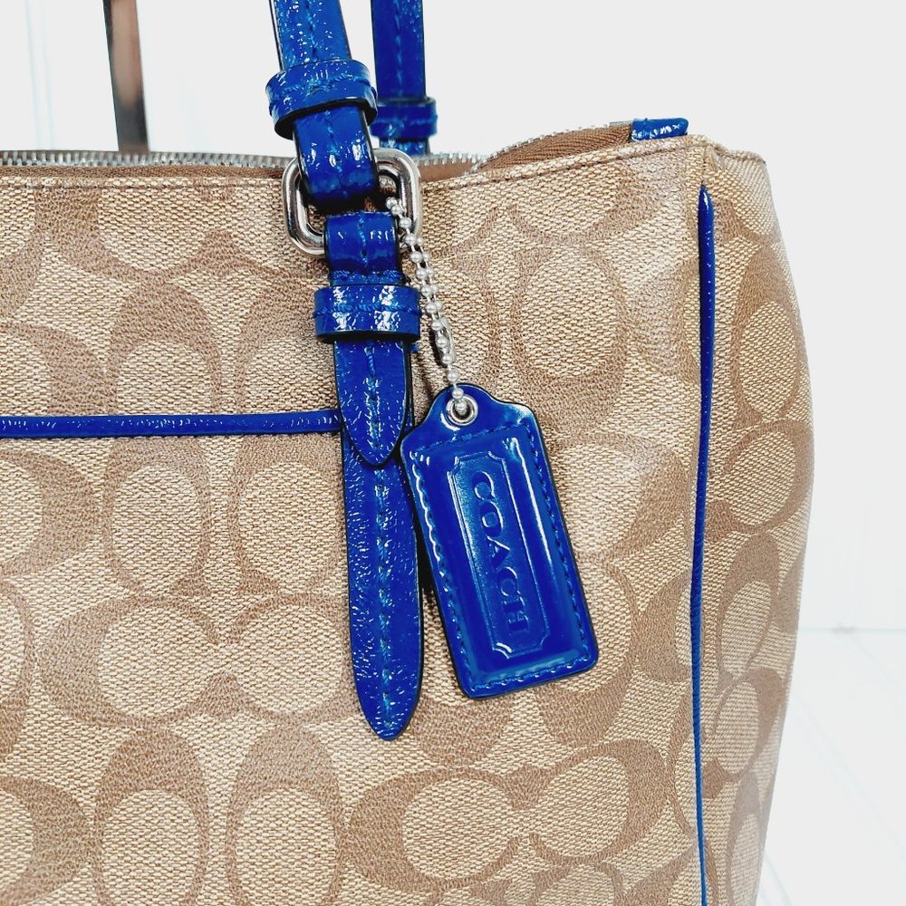 Coach Signature Coated Canvas And Patent Leather Shou… Gem